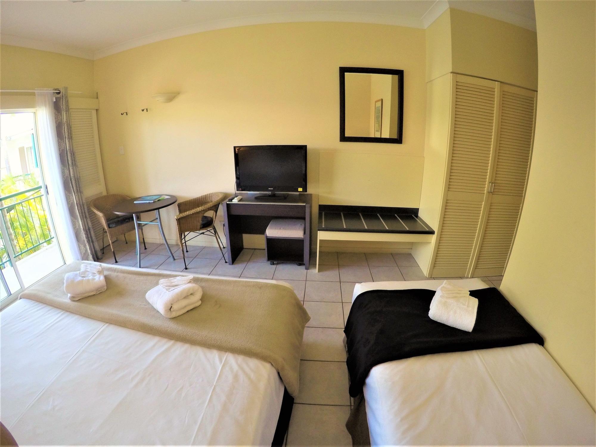 Crystal Garden Resort & Restaurant Кернс Екстер'єр фото