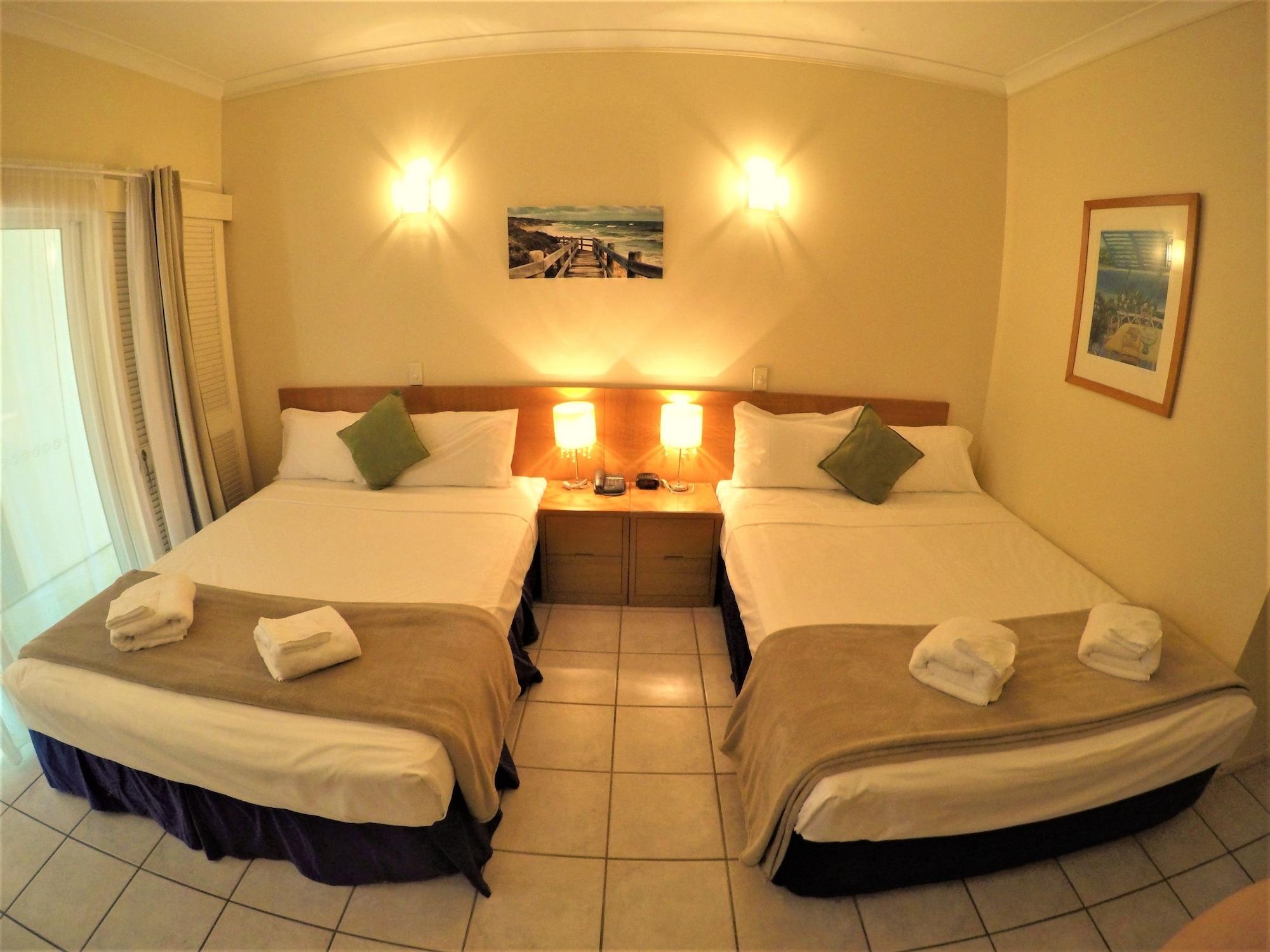 Crystal Garden Resort & Restaurant Кернс Екстер'єр фото