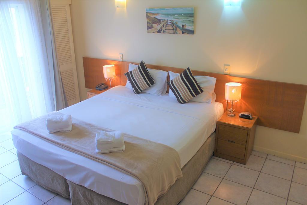 Crystal Garden Resort & Restaurant Кернс Екстер'єр фото