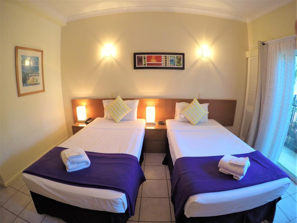 Crystal Garden Resort & Restaurant Кернс Екстер'єр фото