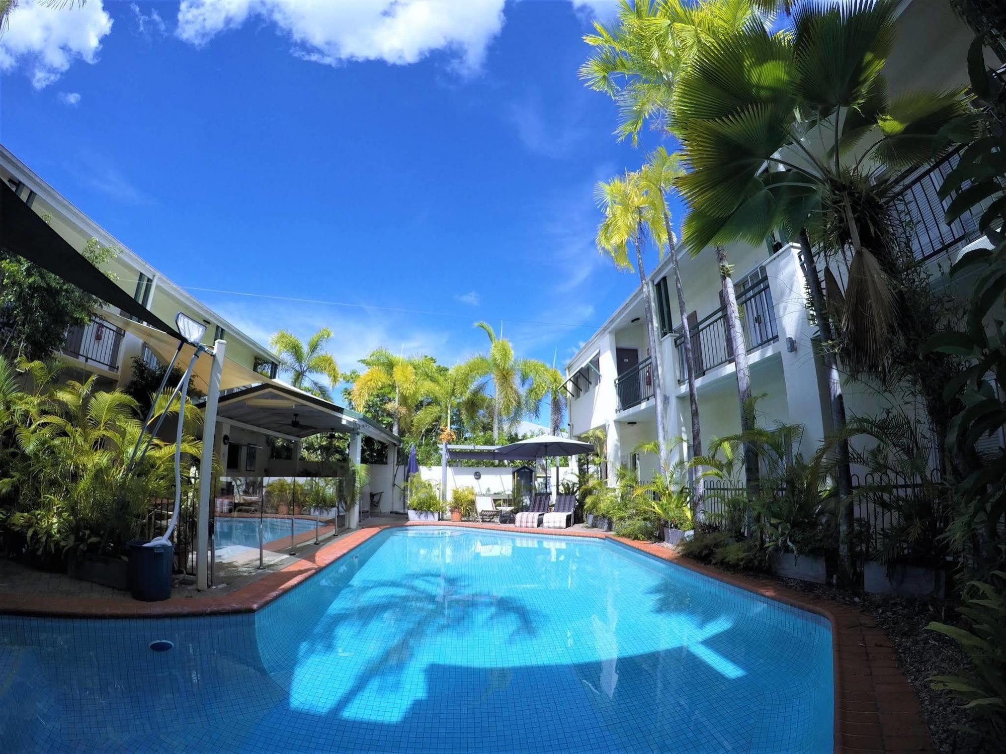 Crystal Garden Resort & Restaurant Кернс Екстер'єр фото