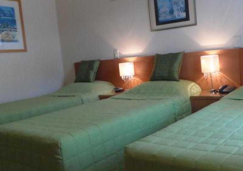 Crystal Garden Resort & Restaurant Кернс Екстер'єр фото
