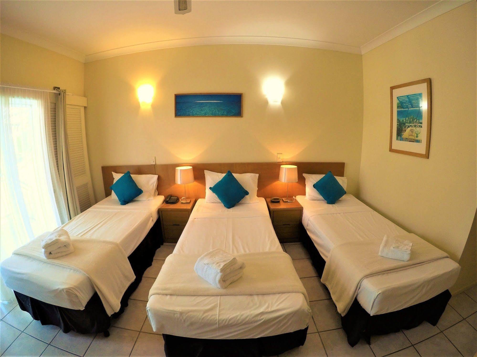 Crystal Garden Resort & Restaurant Кернс Екстер'єр фото