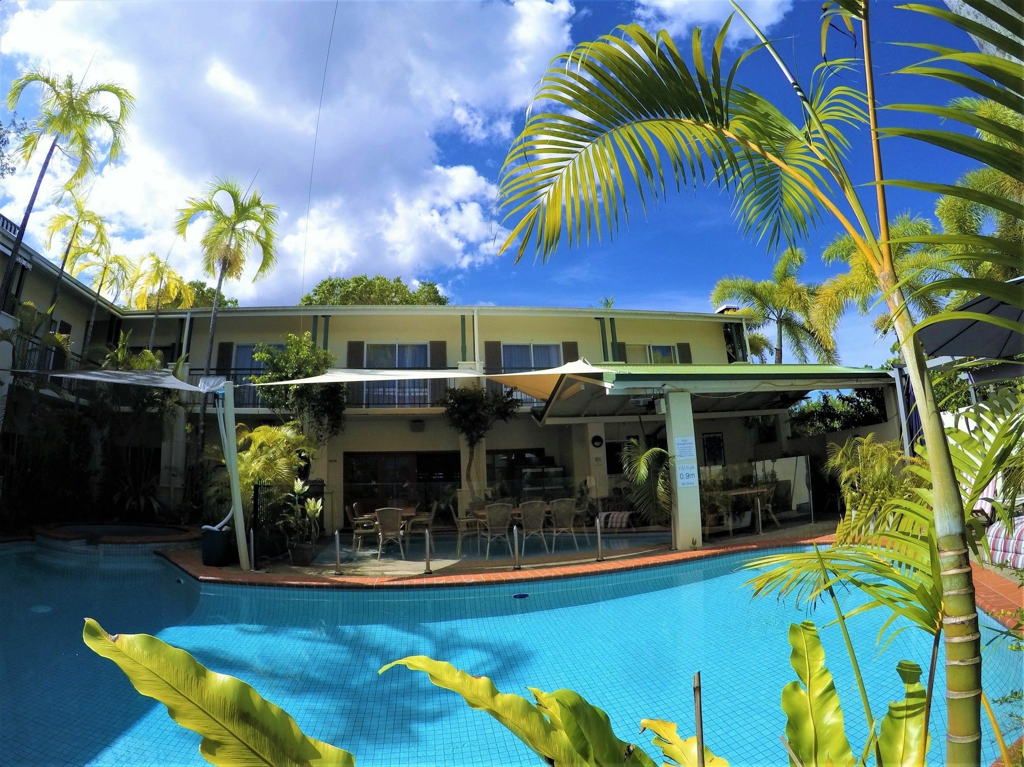 Crystal Garden Resort & Restaurant Кернс Екстер'єр фото
